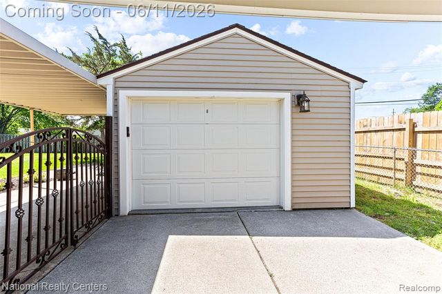 5191 Lynsue Lane, Waterford, MI 48327