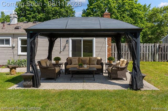 5191 Lynsue Lane, Waterford, MI 48327