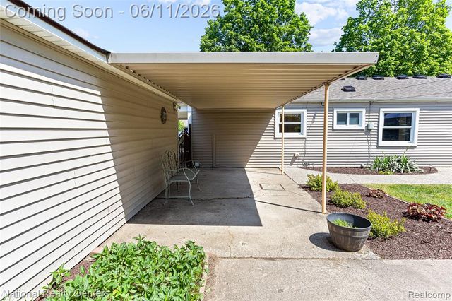 5191 Lynsue Lane, Waterford, MI 48327