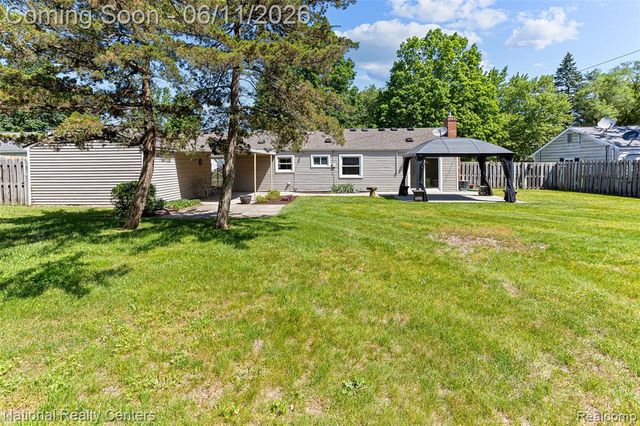 5191 Lynsue Lane, Waterford, MI 48327
