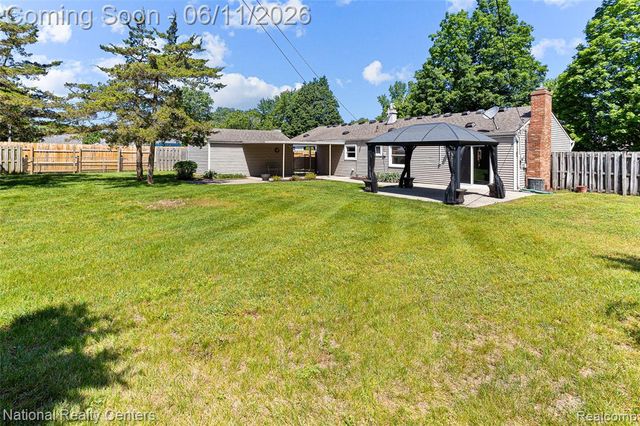 5191 Lynsue Lane, Waterford, MI 48327