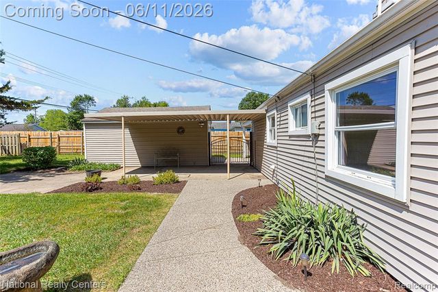 5191 Lynsue Lane, Waterford, MI 48327