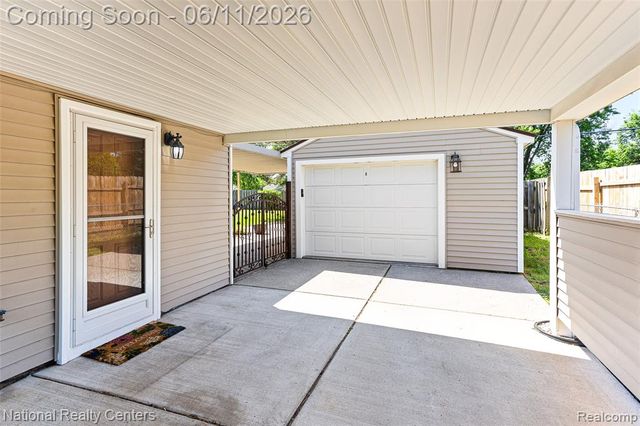 5191 Lynsue Lane, Waterford, MI 48327