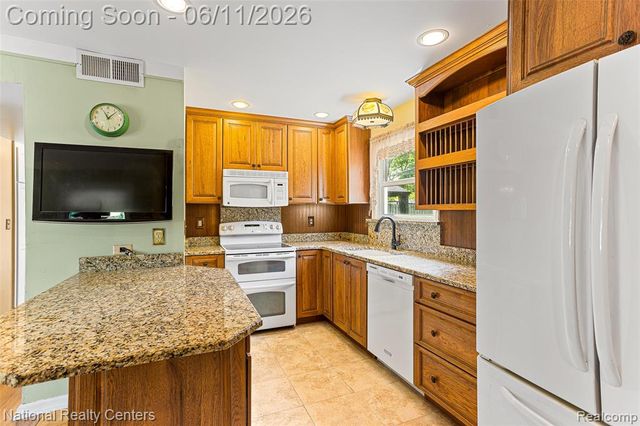 5191 Lynsue Lane, Waterford, MI 48327