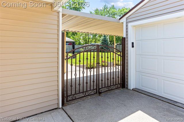 5191 Lynsue Lane, Waterford, MI 48327