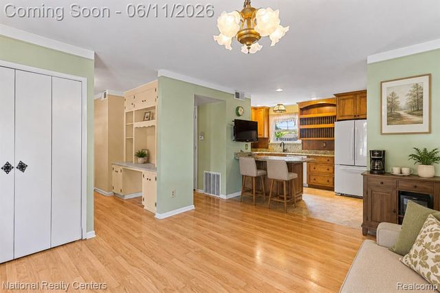 5191 Lynsue Lane, Waterford, MI 48327