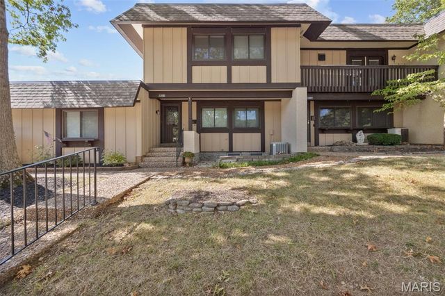 1355 Hampton Rd B, St Charles, MO 63303