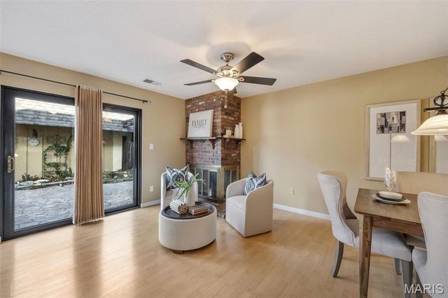 1355 Hampton Rd B, St Charles, MO 63303