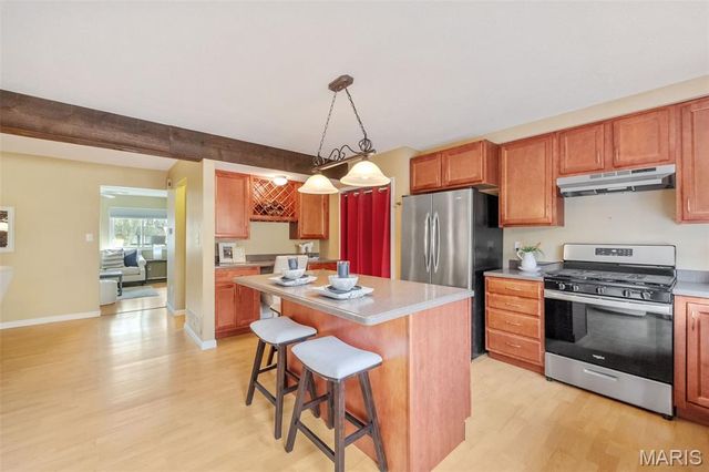 1355 Hampton Rd B, St Charles, MO 63303