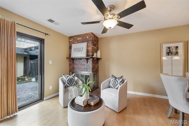 1355 Hampton Rd B, St Charles, MO 63303