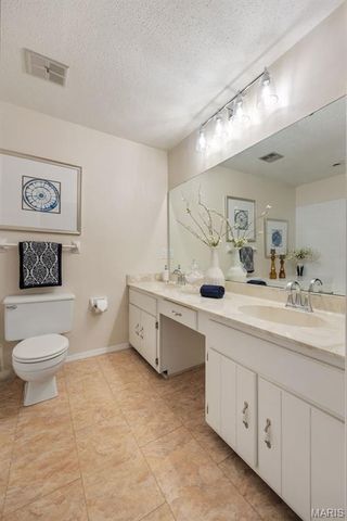 1355 Hampton Rd B, St Charles, MO 63303