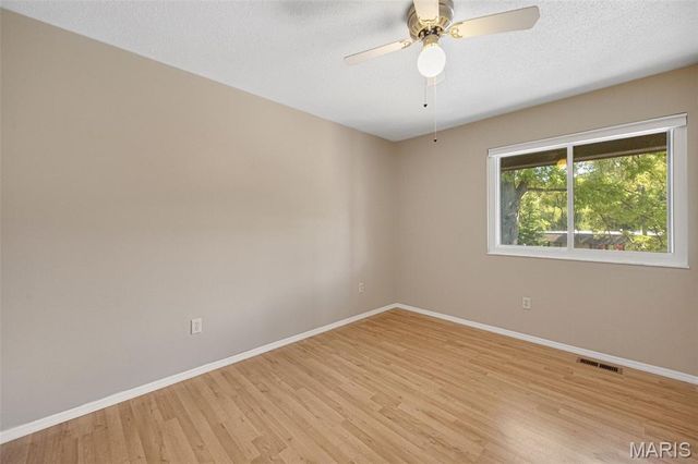 1355 Hampton Rd B, St Charles, MO 63303