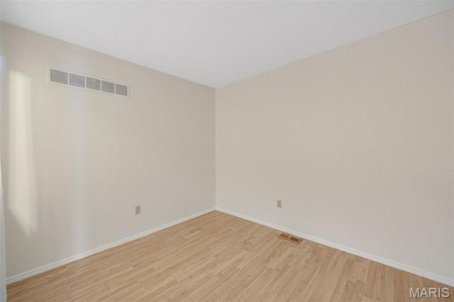 1355 Hampton Rd B, St Charles, MO 63303