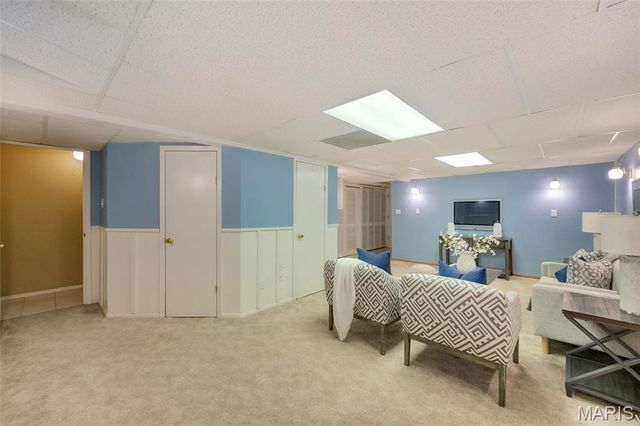 1355 Hampton Rd B, St Charles, MO 63303