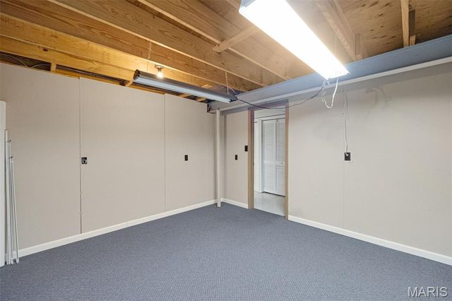 1355 Hampton Rd B, St Charles, MO 63303