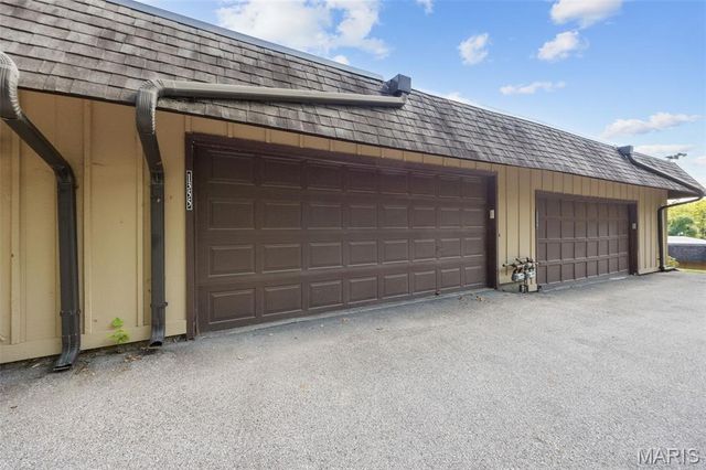 1355 Hampton Rd B, St Charles, MO 63303