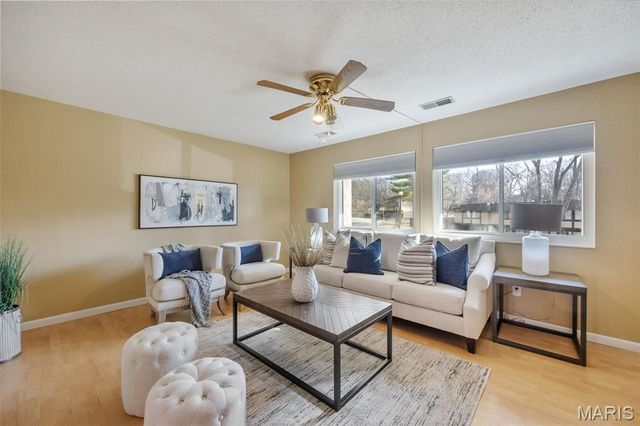 1355 Hampton Rd B, St Charles, MO 63303