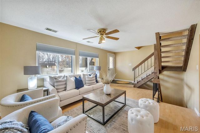 1355 Hampton Rd B, St Charles, MO 63303