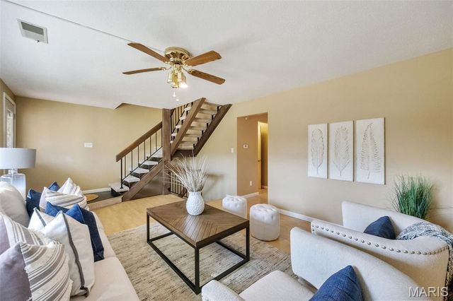 1355 Hampton Rd B, St Charles, MO 63303