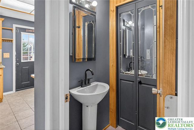 570 Main Street, Coolbaugh Twp, PA 18466