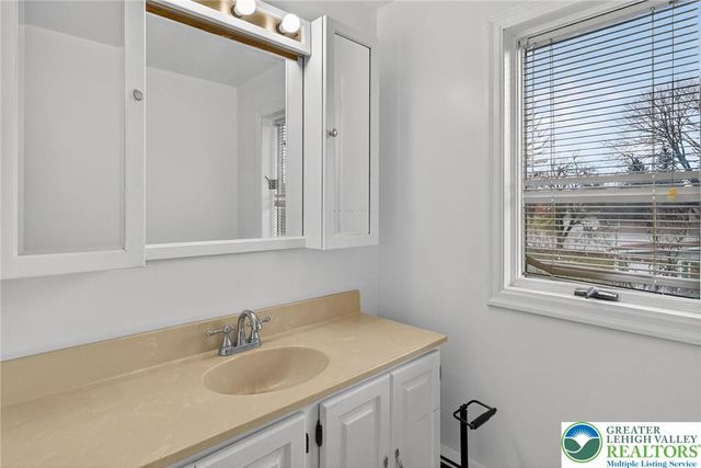 570 Main Street, Coolbaugh Twp, PA 18466