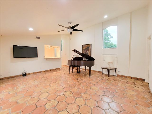 5654 Cheena, Houston, TX 77096