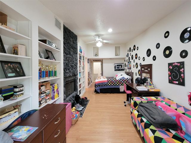 5654 Cheena, Houston, TX 77096