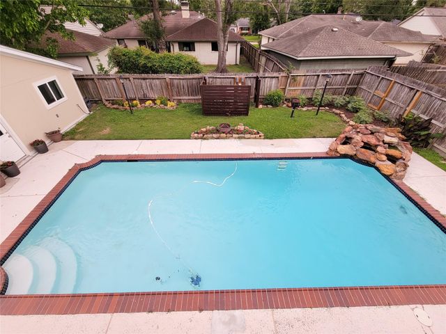 5654 Cheena, Houston, TX 77096