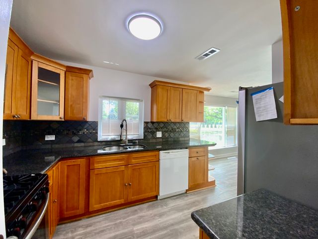 340 Sanders Road, Northbrook, IL 60062