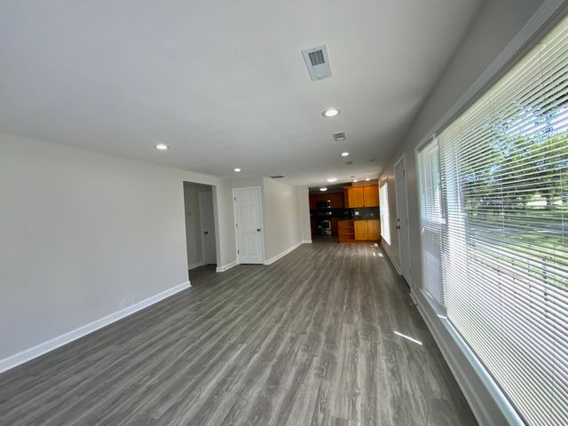 340 Sanders Road, Northbrook, IL 60062
