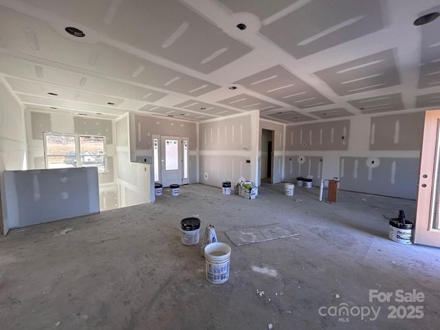 426 Huntington Woods Street SE, Lenoir, NC 28645