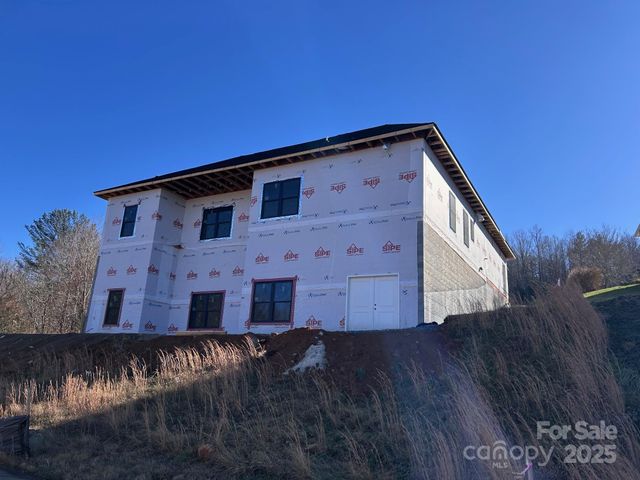 426 Huntington Woods Street SE, Lenoir, NC 28645