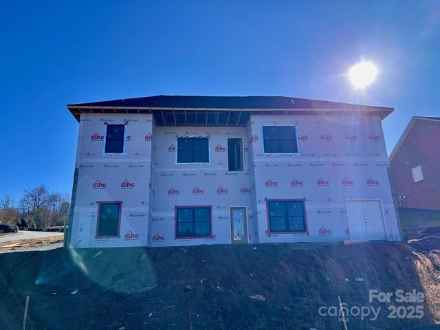 426 Huntington Woods Street SE, Lenoir, NC 28645