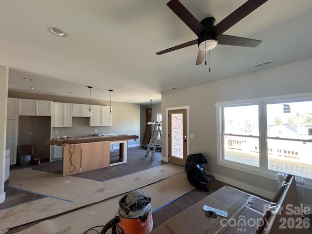 426 Huntington Woods Street SE, Lenoir, NC 28645