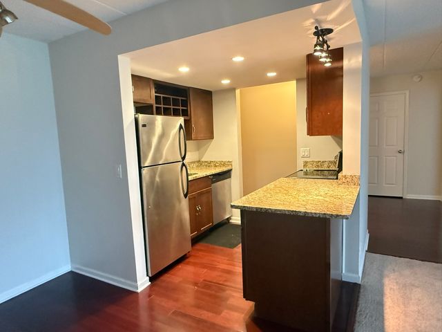 1 Renaissance Place 304, Palatine, IL 60067