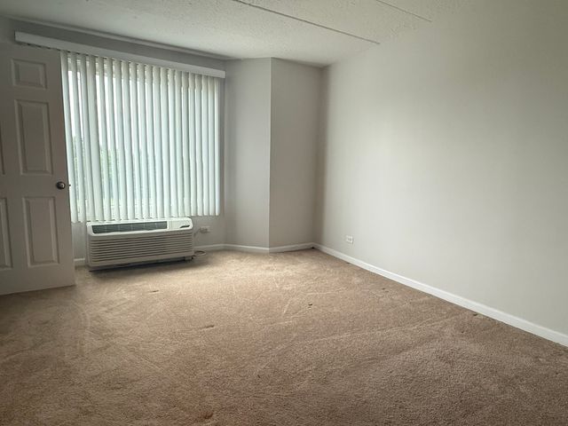 1 Renaissance Place 304, Palatine, IL 60067