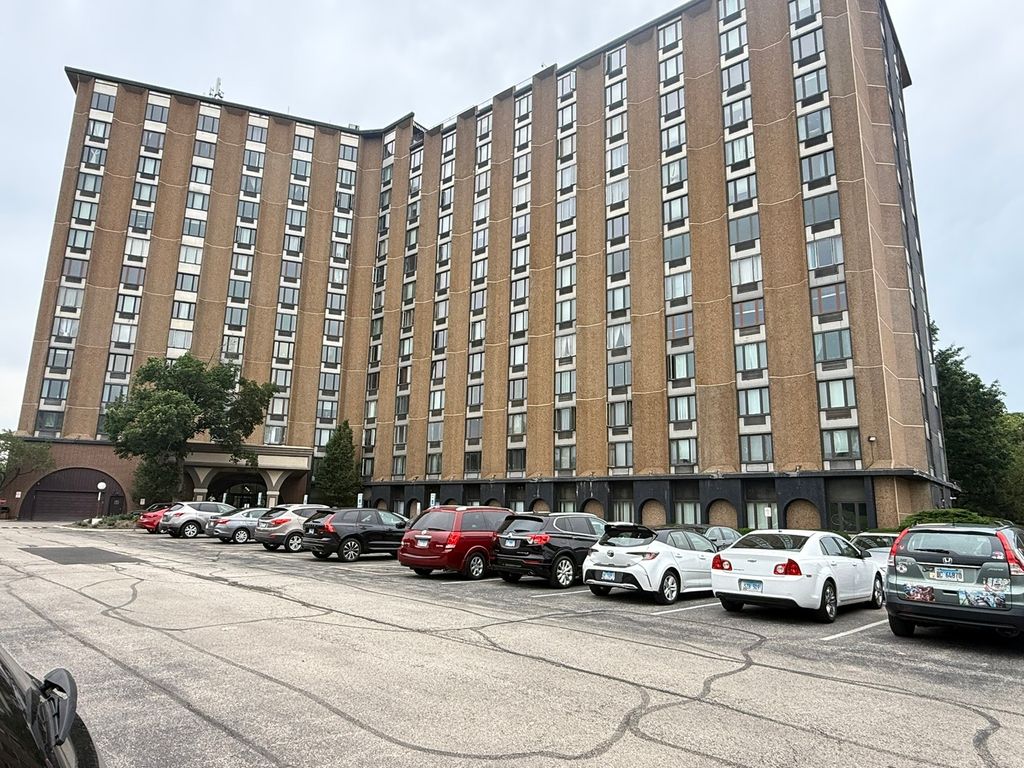 1 Renaissance Place 304, Palatine, IL 60067