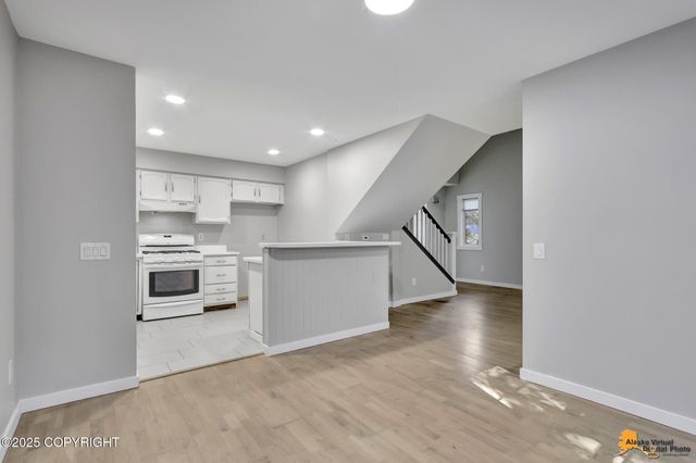 2215 Sunburst Circle, Anchorage, AK 99501