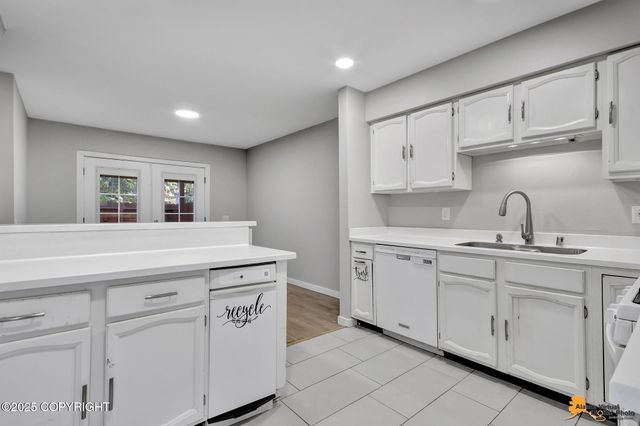 2215 Sunburst Circle, Anchorage, AK 99501