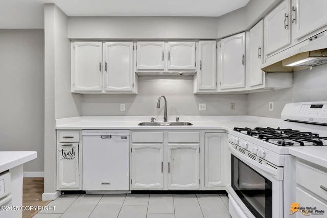 2215 Sunburst Circle, Anchorage, AK 99501
