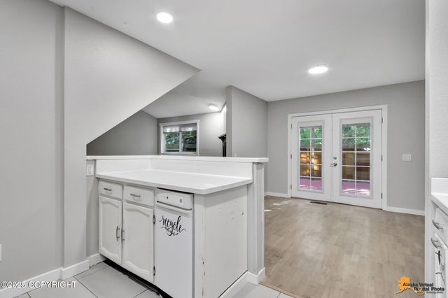 2215 Sunburst Circle, Anchorage, AK 99501