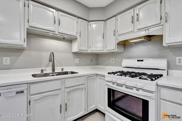 2215 Sunburst Circle, Anchorage, AK 99501