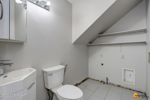 2215 Sunburst Circle, Anchorage, AK 99501