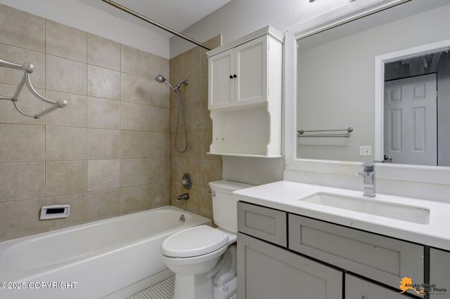 2215 Sunburst Circle, Anchorage, AK 99501