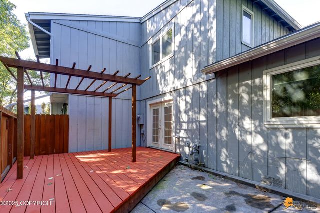 2215 Sunburst Circle, Anchorage, AK 99501