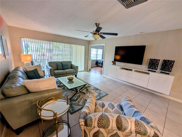 6896 W COUNTRY CLUB LANE 148, Sarasota, FL 34243