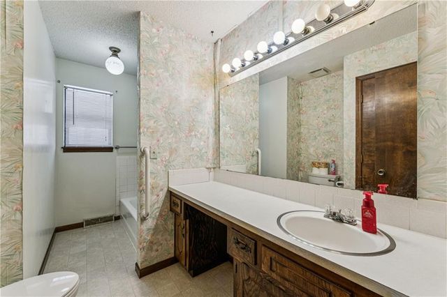 13021 222nd Street, Linwood, KS 66052