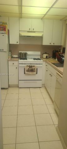 18101 NW 68th Ave C206, Hialeah, FL 33015