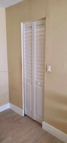 18101 NW 68th Ave C206, Hialeah, FL 33015