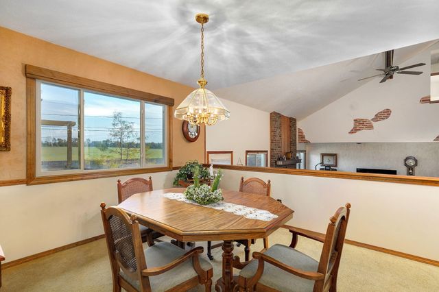 1221 E Knobhill Street, Springfield, MO 65804